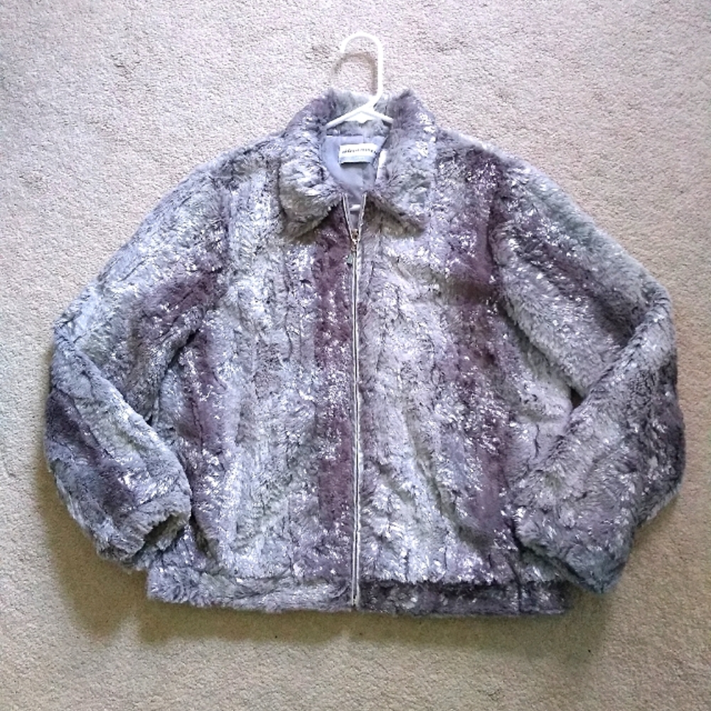 Alfred Dunner Silver Fuzzy Jacket Size 8 Petite